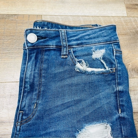 AMERICAN Eagle Destructed High Rise Jegging with Next Level Stretch Medium Wash - Picture 5 of 13
